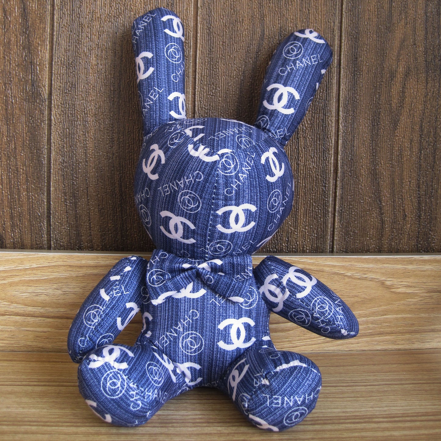 γC043γπ© Luxury Logo Leather Doll