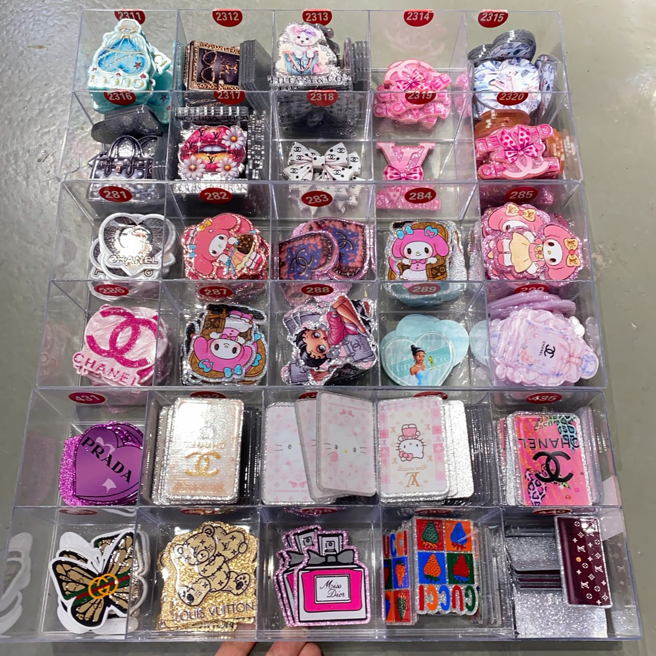 00831# Flat back glitter designer acrylics for badgereel/pop socket/shaker notebook