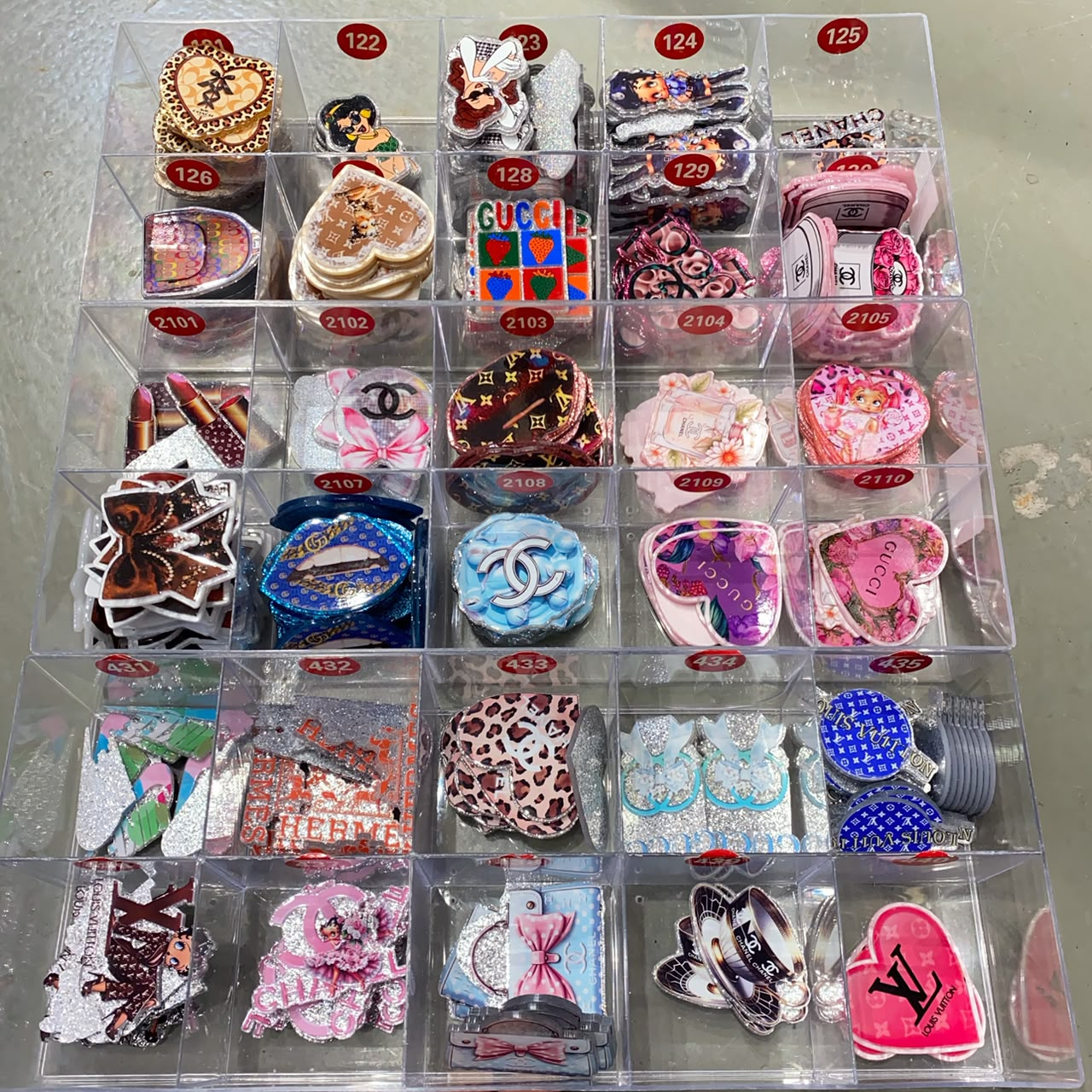 00831# Flat back glitter designer acrylics for badgereel/pop socket/shaker notebook