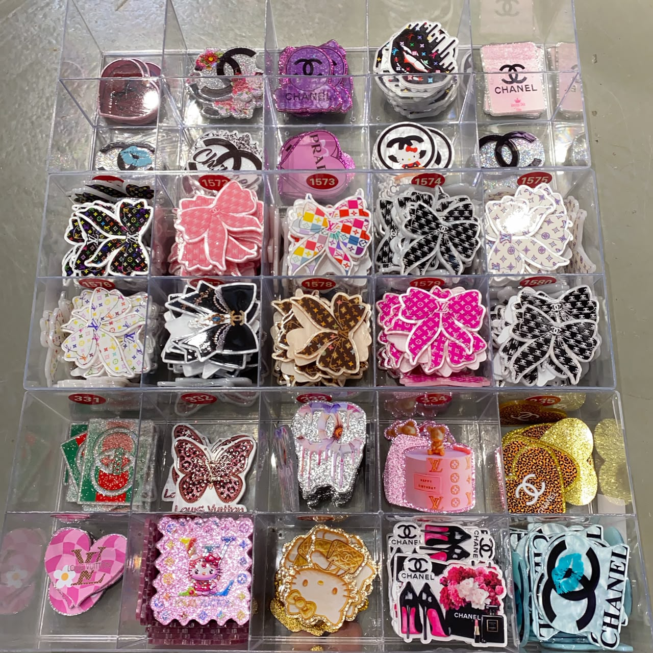 00831# Flat back glitter designer acrylics for badgereel/pop socket/shaker notebook