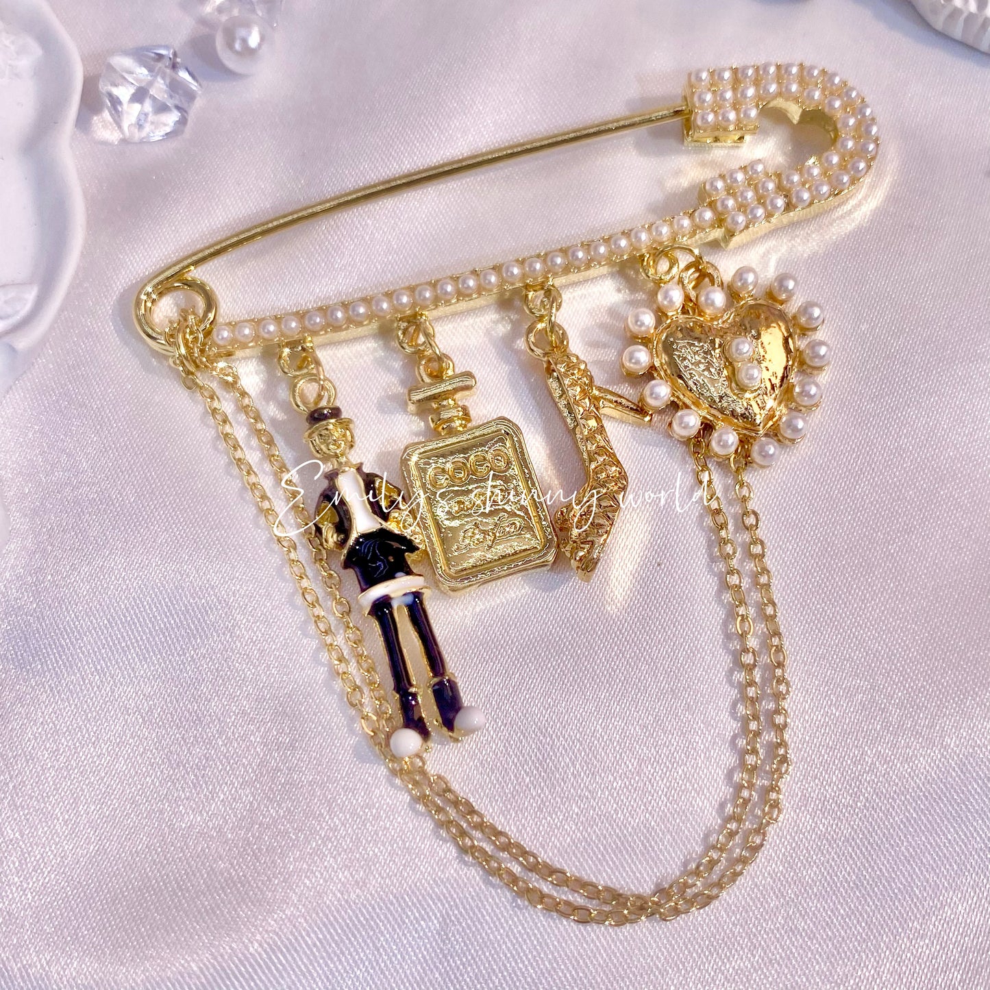 Newest Trend C*c Style of Brooches